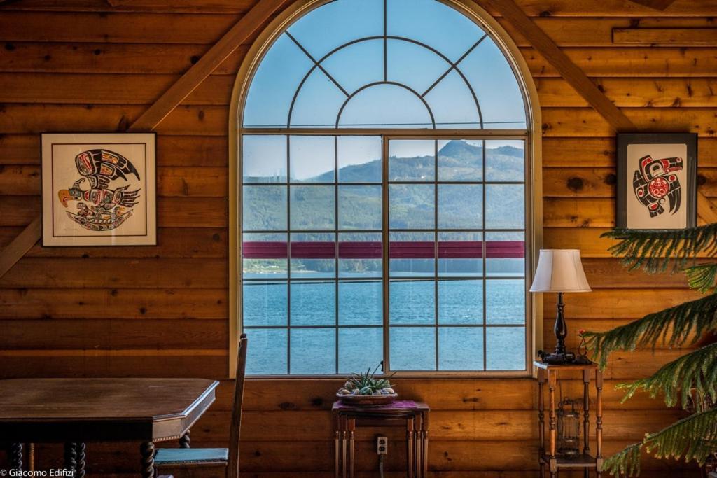 Alert Bay Lodge Eksteriør billede