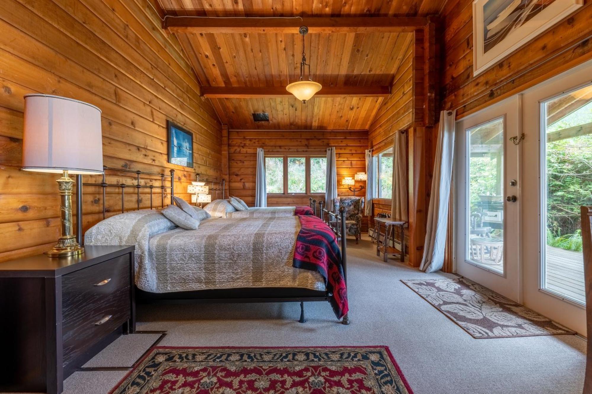Alert Bay Lodge Eksteriør billede