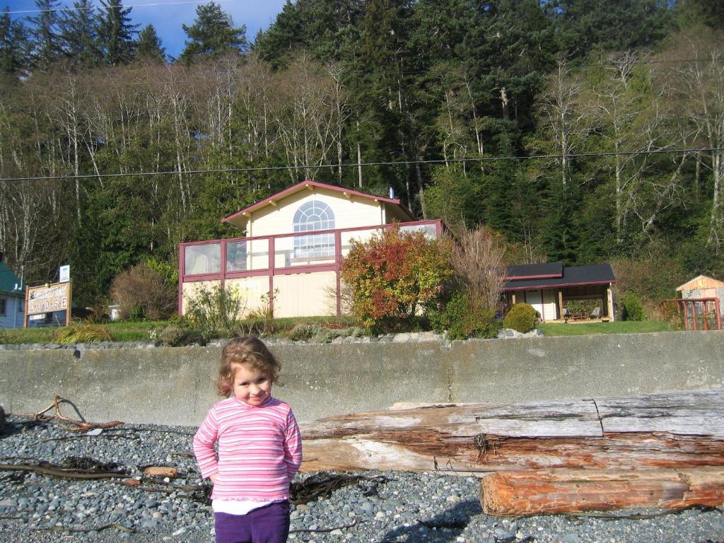 Alert Bay Lodge Eksteriør billede